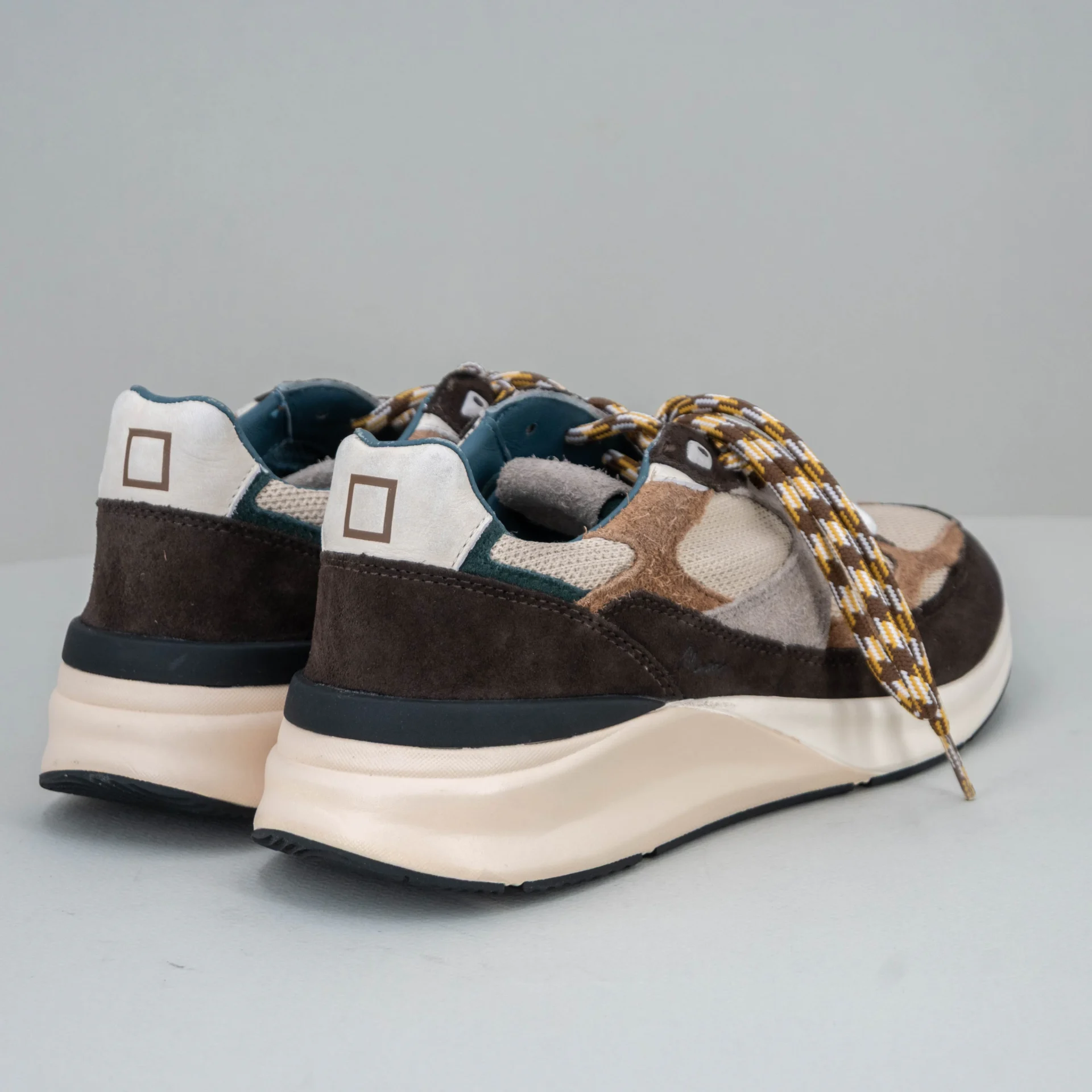 sneaker da uomo in tessuto tecnico marrone
