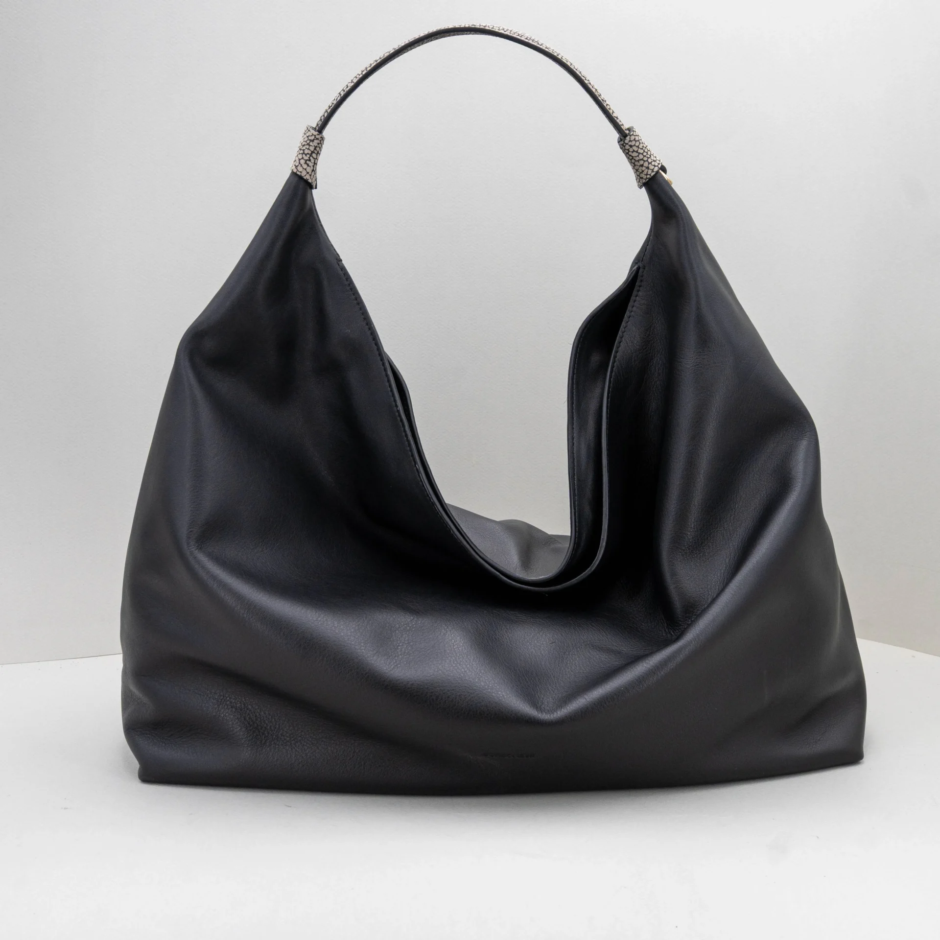 borsa da donna grande in pelle nera