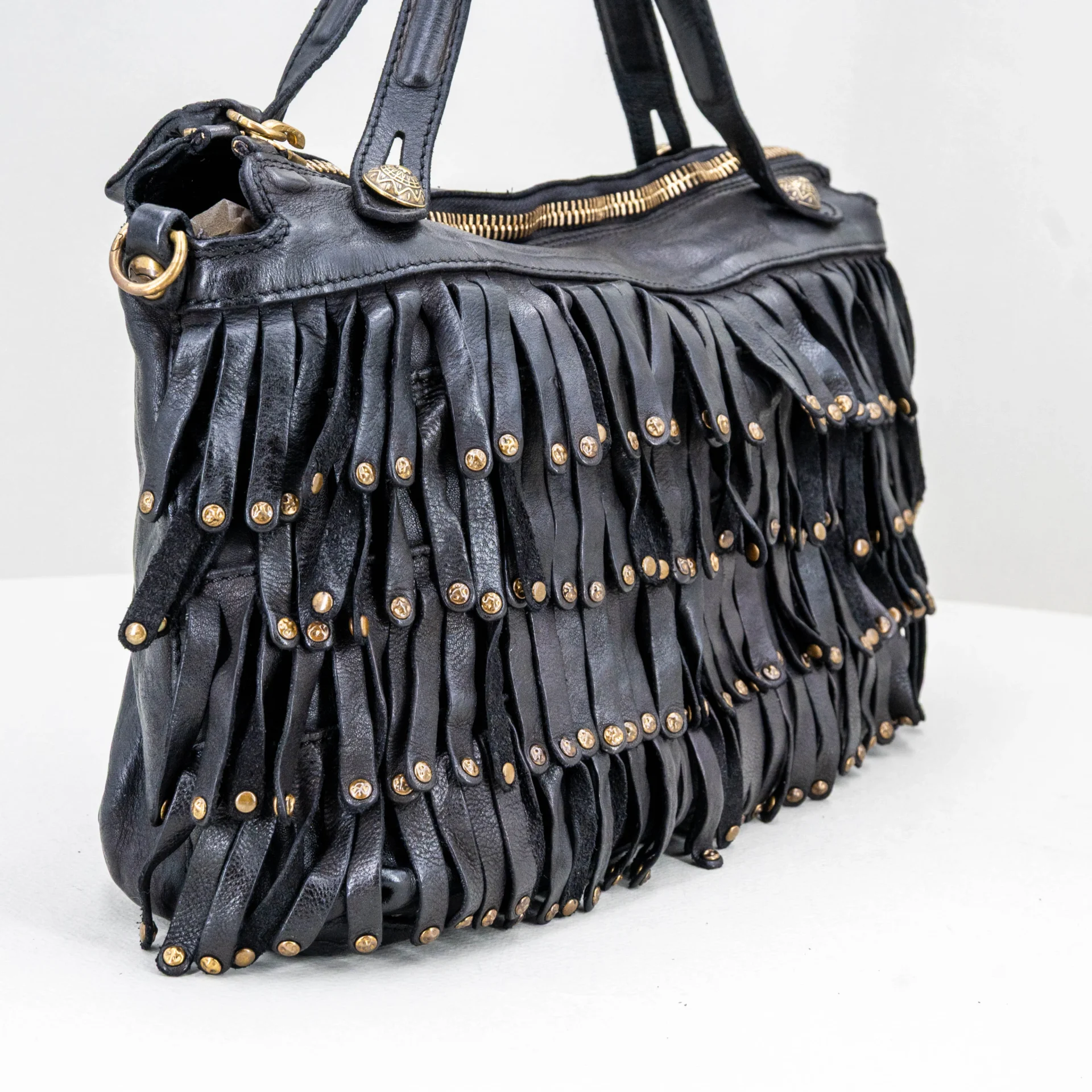 borsa tracolla con frange in pelle nera