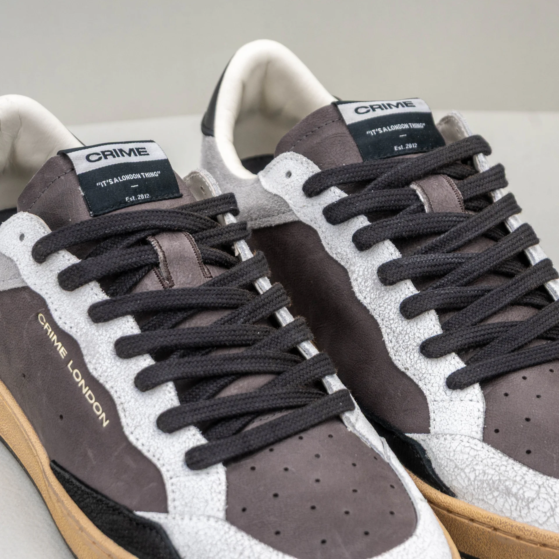sneaker uomo bassa colore grigio scuro nero e bianco