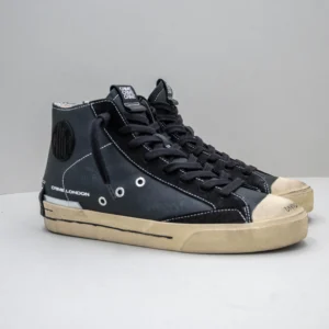 sneaker da uomo in pelle nera alta con zip e lacci.