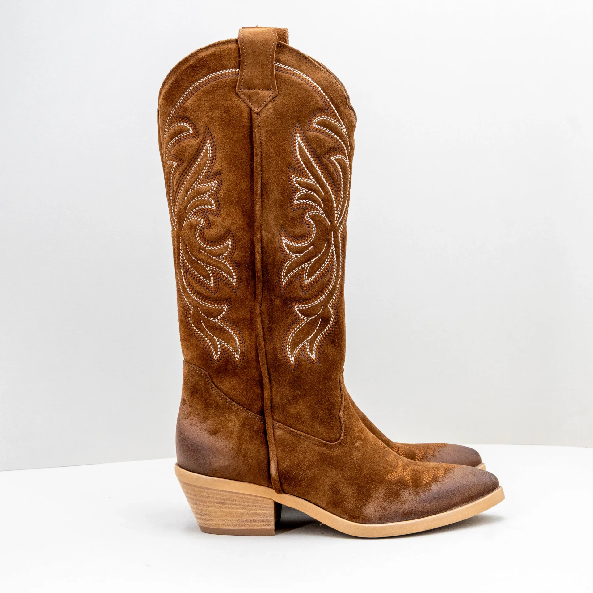 stivale texano donna in camoscio marrone chiaro con ricami
