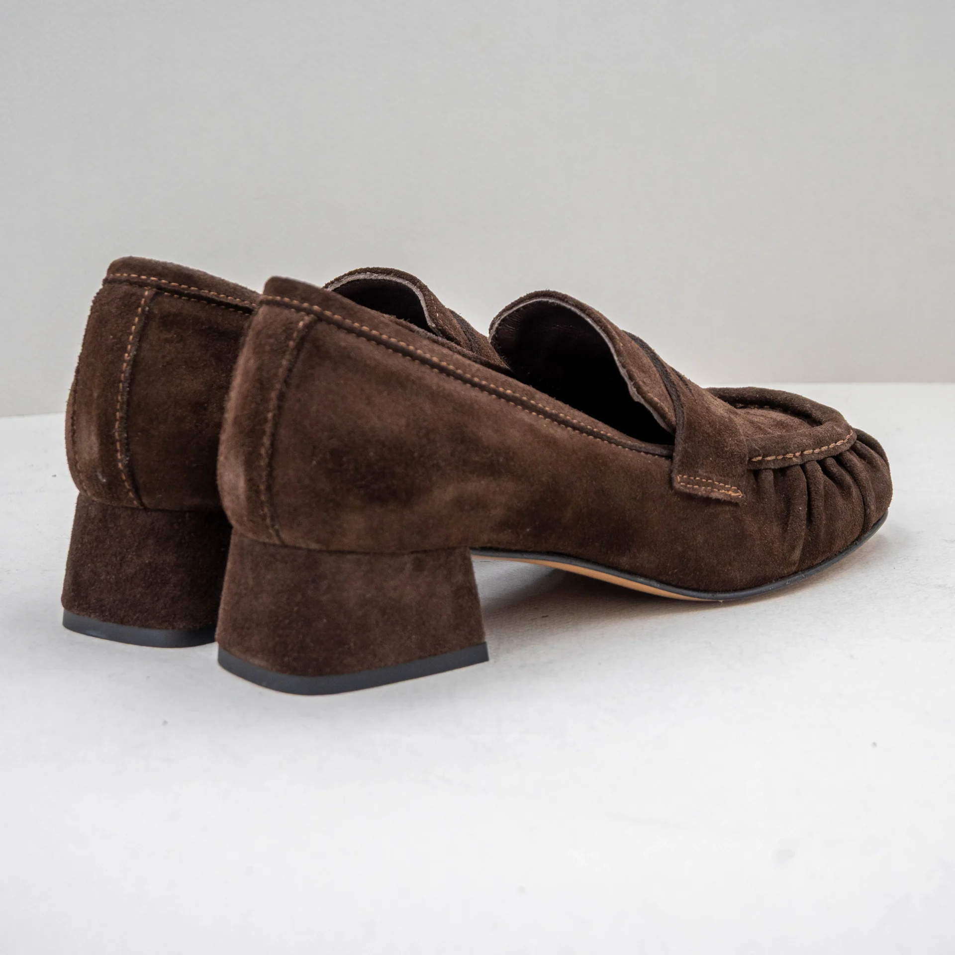 mocassino donna in camoscio marrone