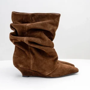 stivale donna tacco basso in camoscio marrone