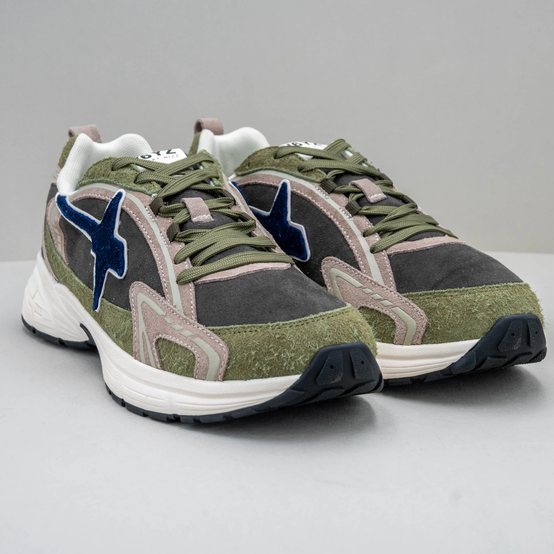 sneaker uomo verde militare e blu