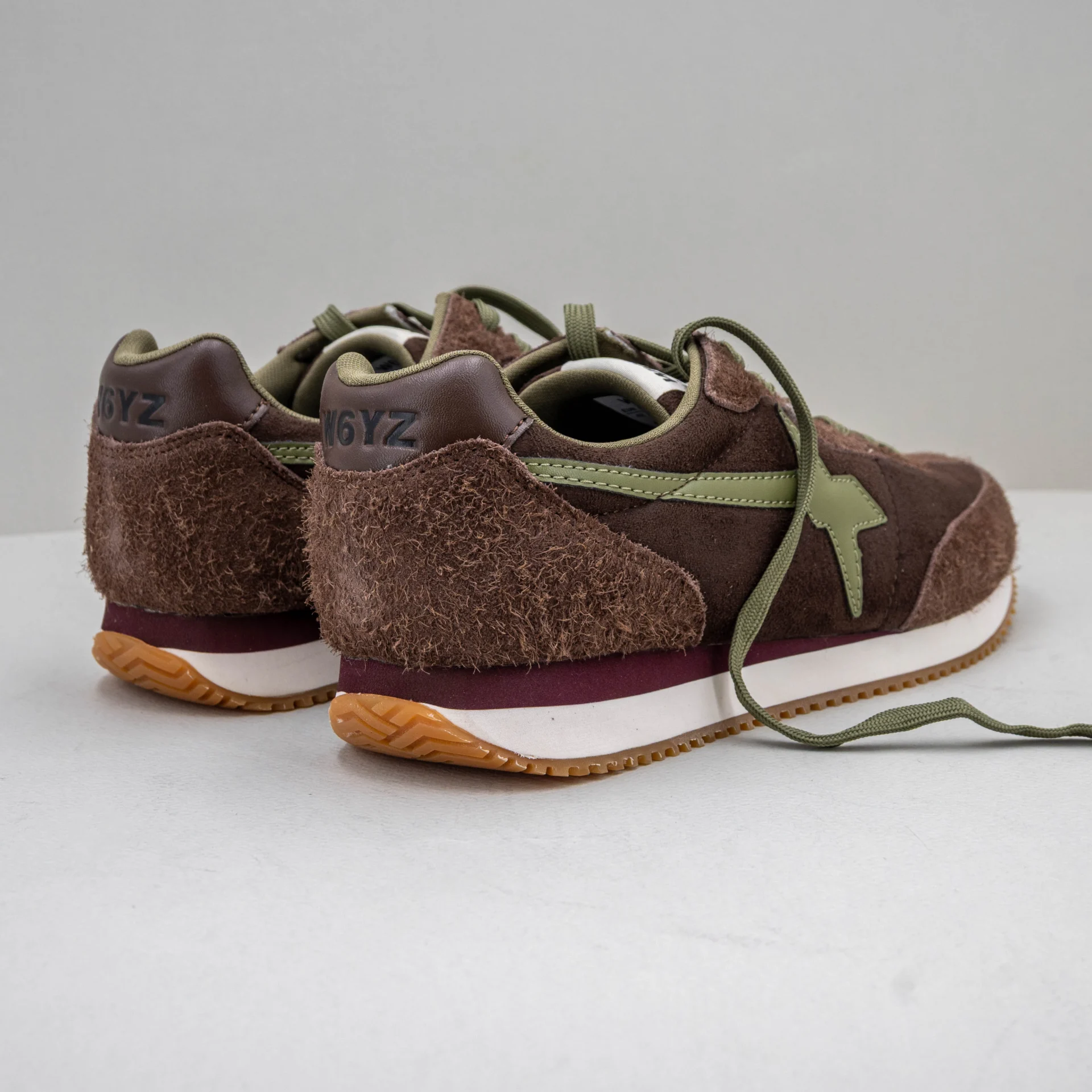 sneaker uomo marrone