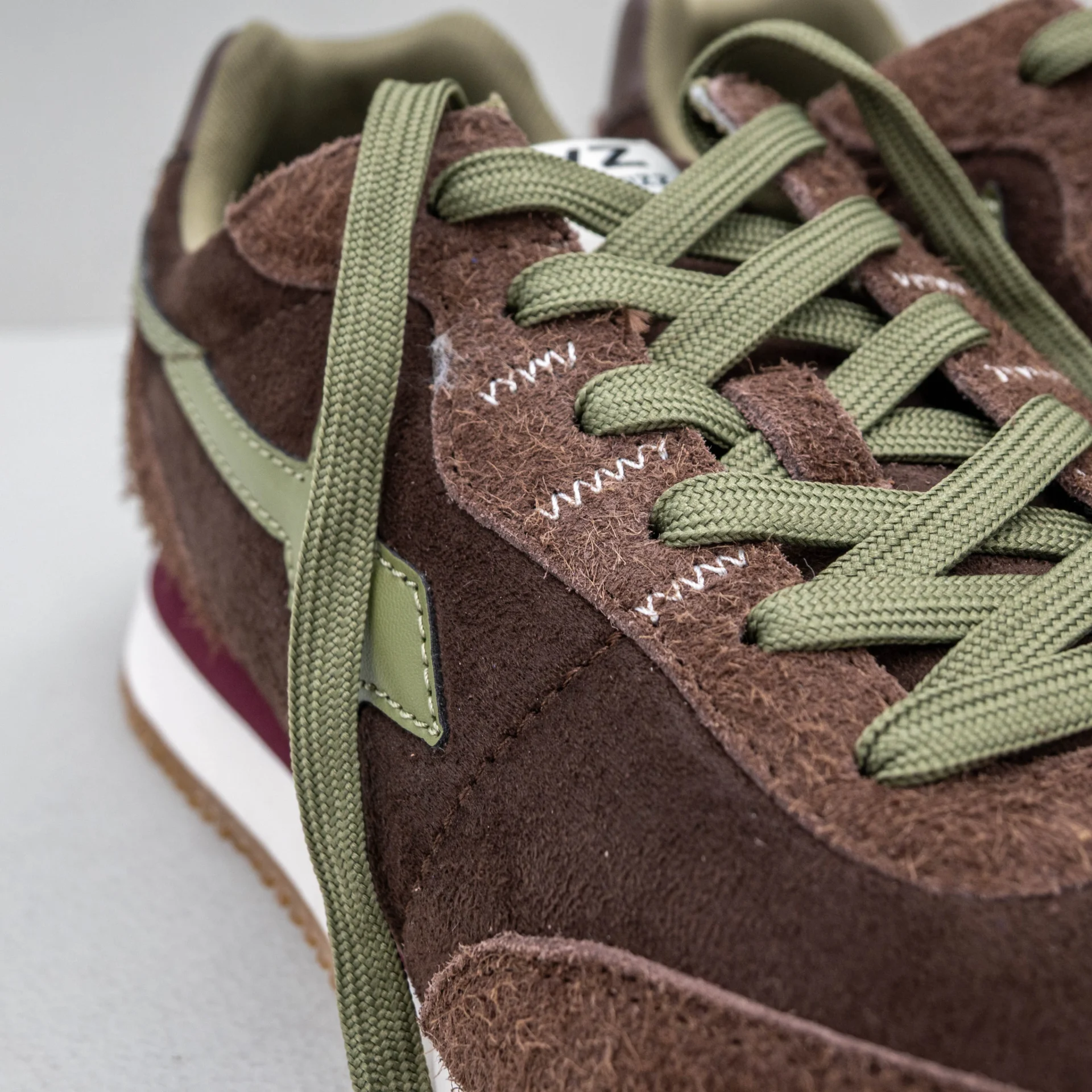 sneaker uomo marrone