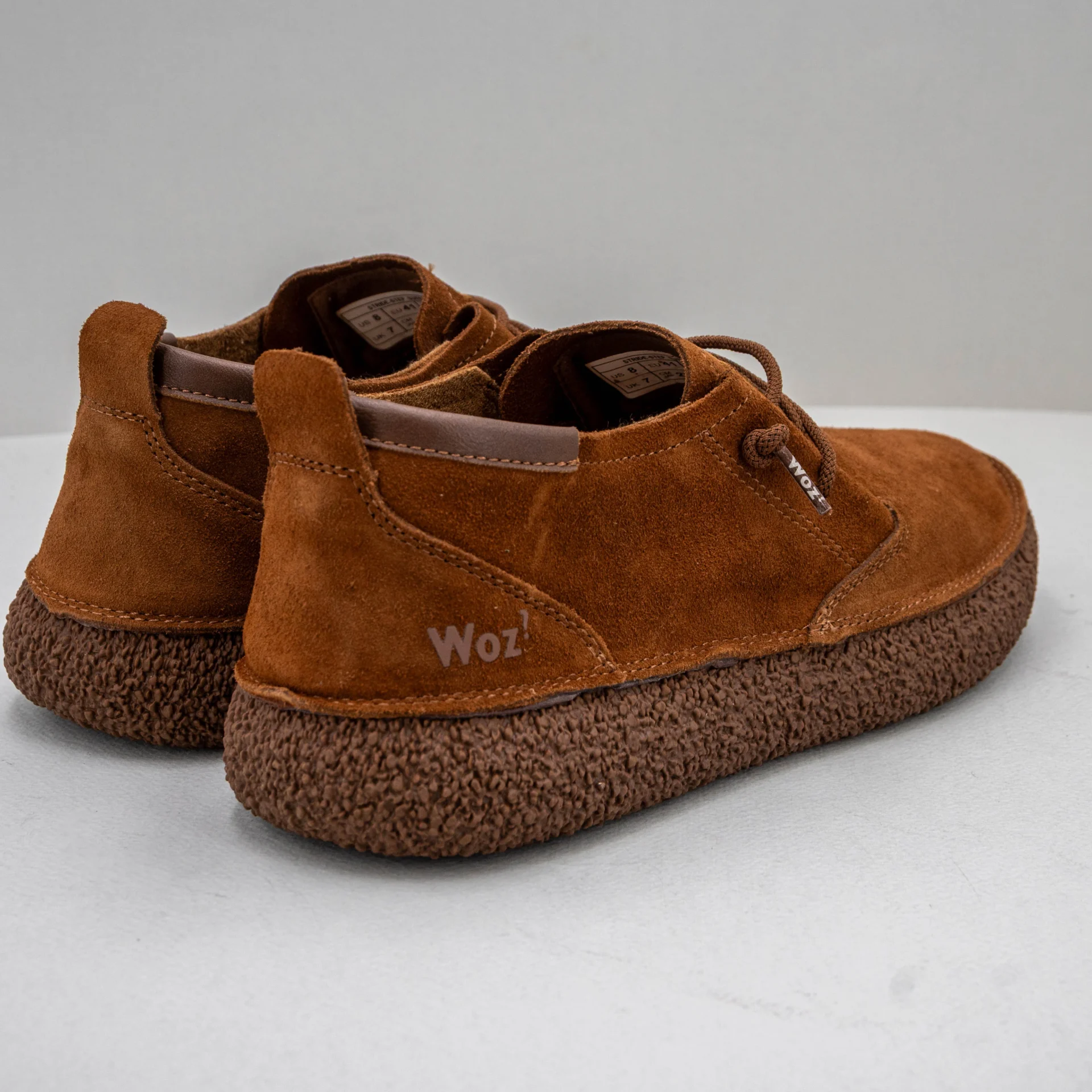 scarpa uomo comoda e leggera in camoscio marrone