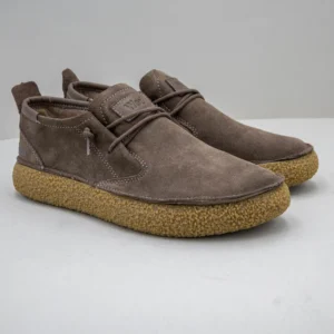scarpa uomo comoda e leggera in camoscio grigio chiaro